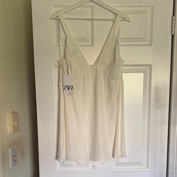 Zara Dresses & Skirts - Zara Cream V-Neck Slip Dress with Thin Straps